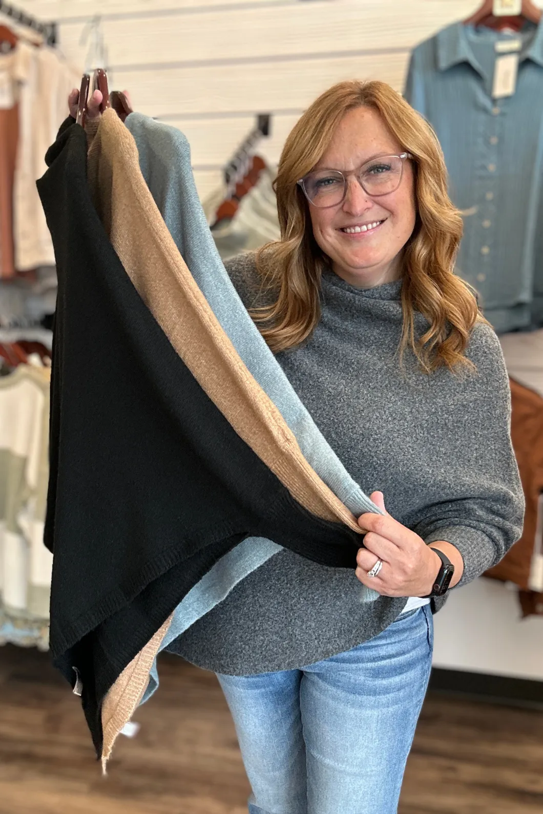 Basic Triangle Poncho with Sleeves