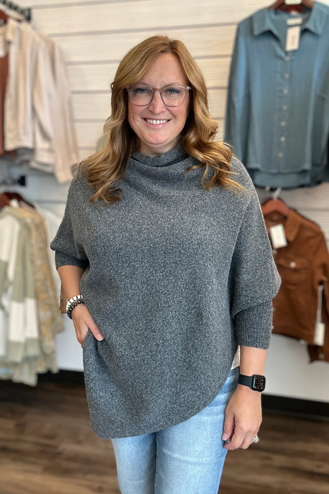 Basic Triangle Poncho with Sleeves