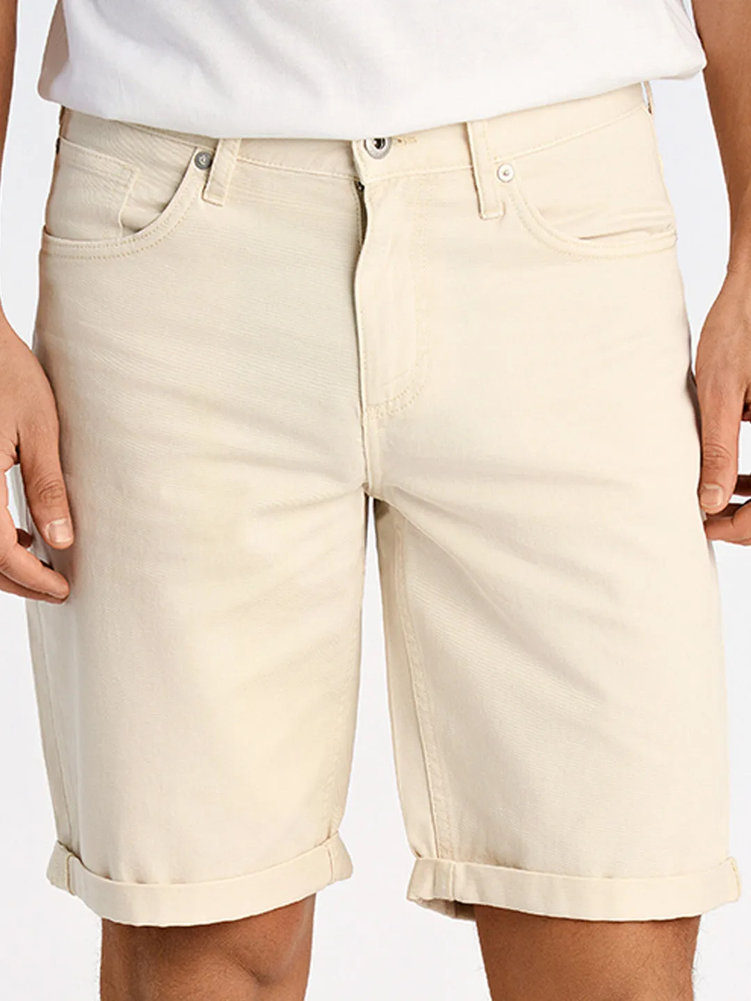 Lindbergh Men Cream Slim Fit Solid Shorts