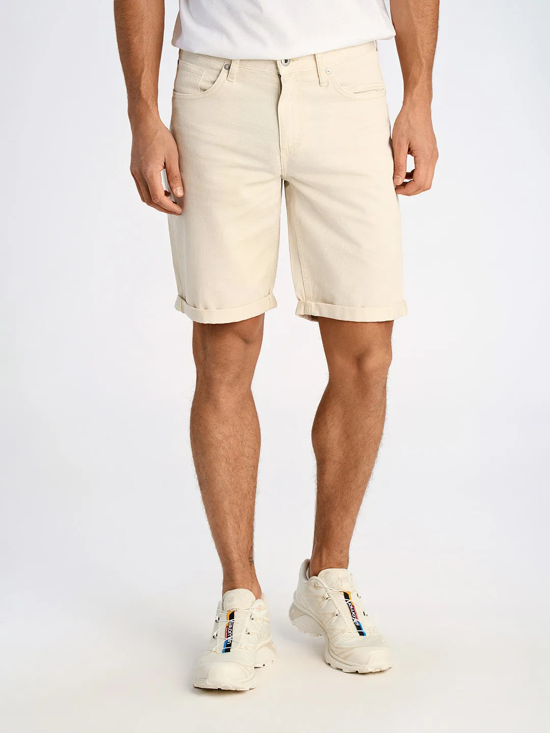 Lindbergh Men Cream Slim Fit Solid Shorts