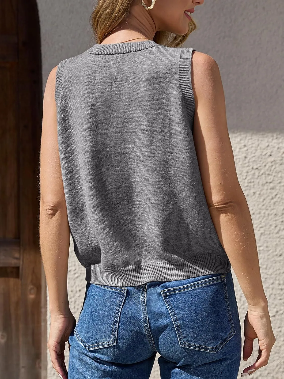 ZDC Womens Sleeveless Sweater Vest Summer Button Down V Neck Tank Tops Lightweight Cardigan with Pockets